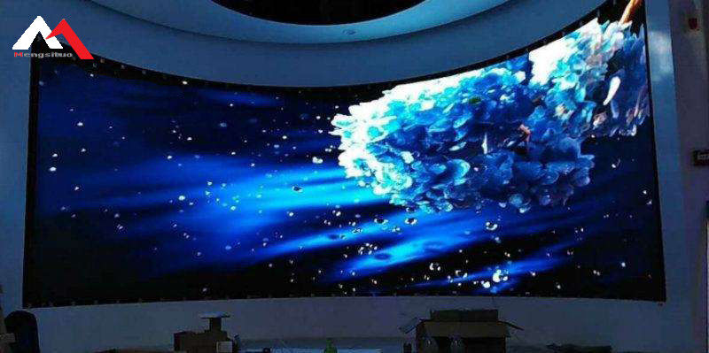 Alquiler de pantallas LED Multicolor en interiores Práctico P3 P4 P5
