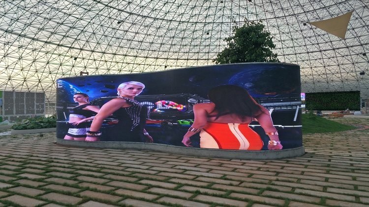 Impresora de pantalla de pared de video LED P3.91 a prueba de agua Multicolor para interiores y exteriores