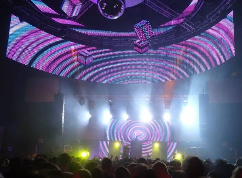 160x320mm Pared de vídeo LED para eventos Multifunción Flexible